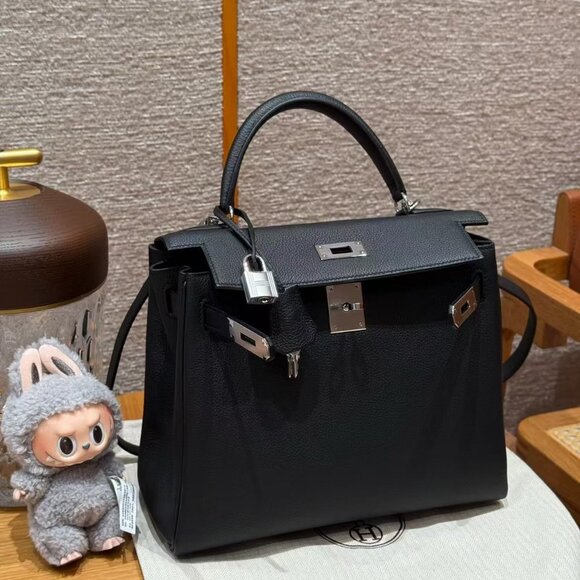 Classic Hermes Bag: A Stylish and Versatile Choice for Elegance - Picture 1 of 10